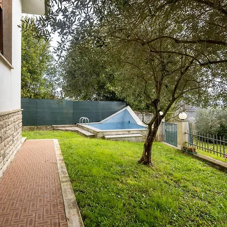 Pina Con Giardino E Piscina In In Val Di Vara Cinque Terre Gateway Immerse In Nature Balcony Vista Vallata Hiking Trails *