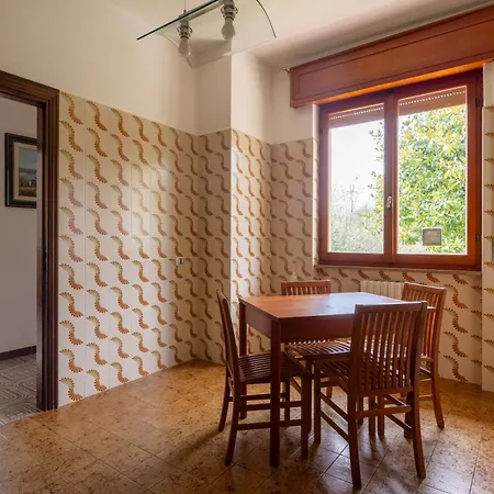 شقة Pina Garden Floor 4 Guests Near Cinque Terre In Nature Balcony Valley View Shared Pool Hiking Trails
